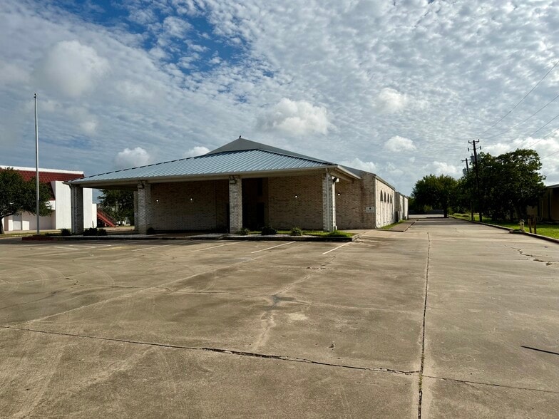 3442 Holly Rd, Corpus Christi, TX for sale - Primary Photo - Image 1 of 13