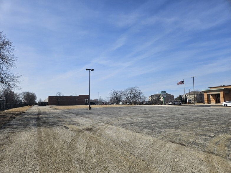 14328 Pinewood Dr, Orland Park, IL for sale - Other - Image 3 of 10