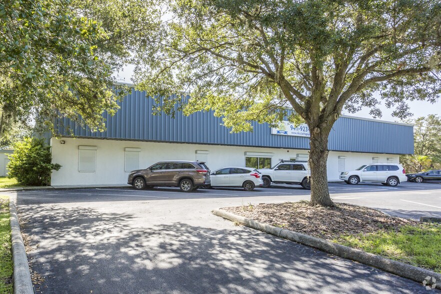 2269 Porter Lake Dr, Sarasota, FL 34240