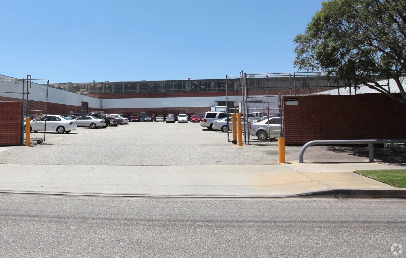 2750 Fruitland Ave, Vernon, CA 90058