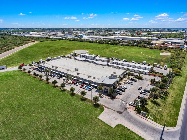 9807 Mines Rd, Laredo, TX 78045