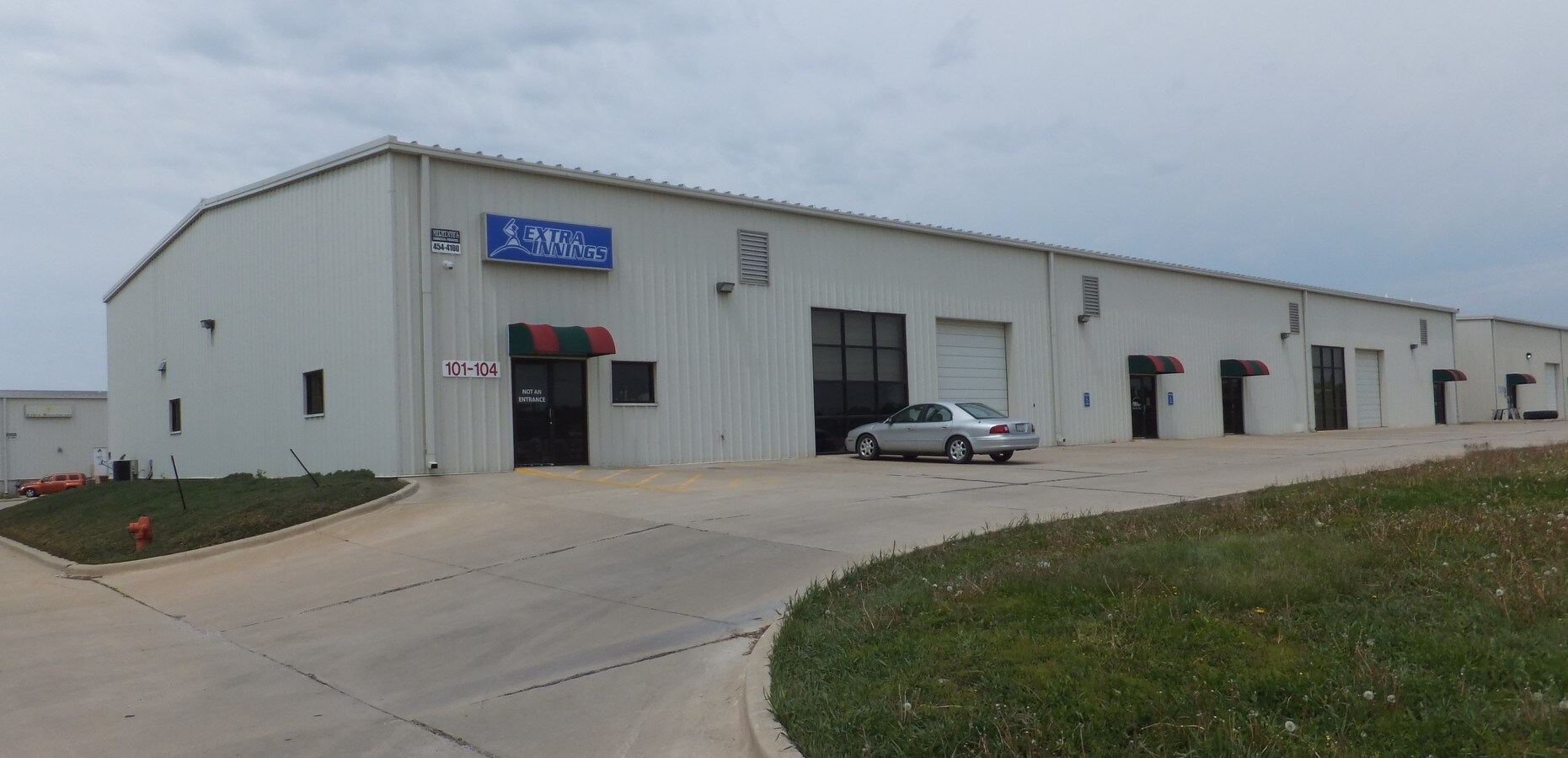 3 Quest Dr, Bloomington, IL 61704