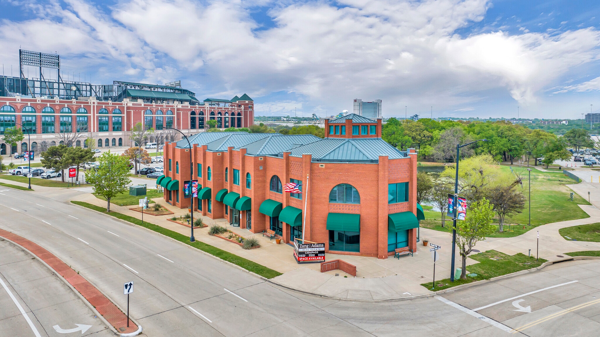 1905 E Randol Mill Rd, Arlington, TX for lease Building Photo- Image 1 of 44