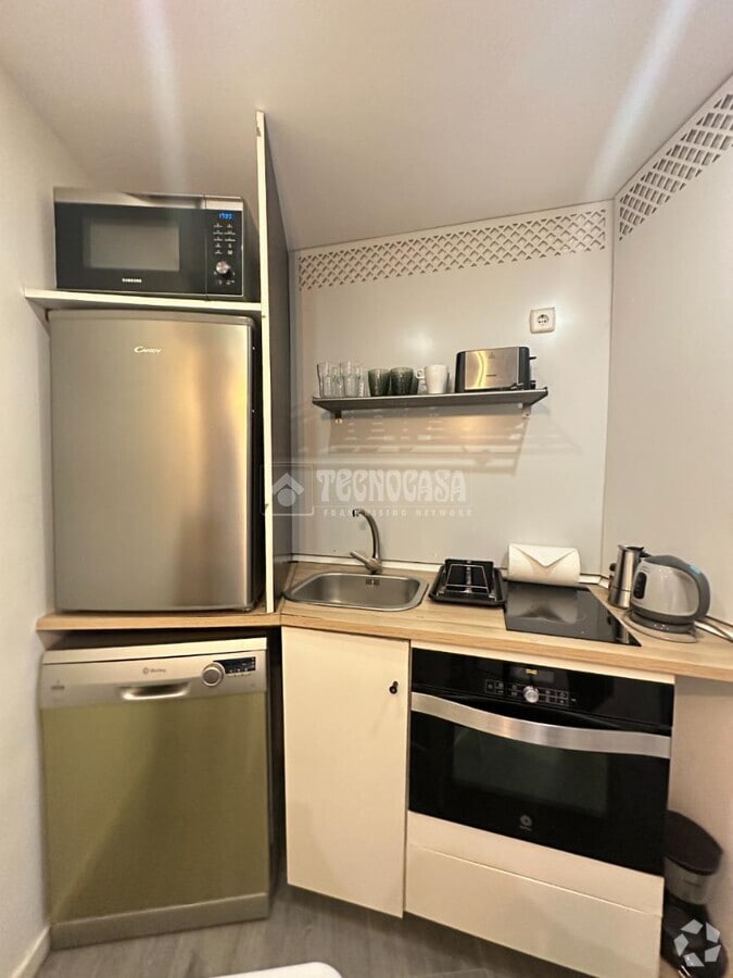 Madrid, MAD 28012 - Unit Puerta 02 -  - Interior Photo - Image 2 of 8