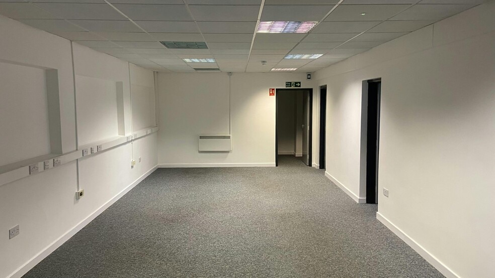 Units 11-14 Colliery Ln, Exhall for lease - Building Photo - Image 3 of 4