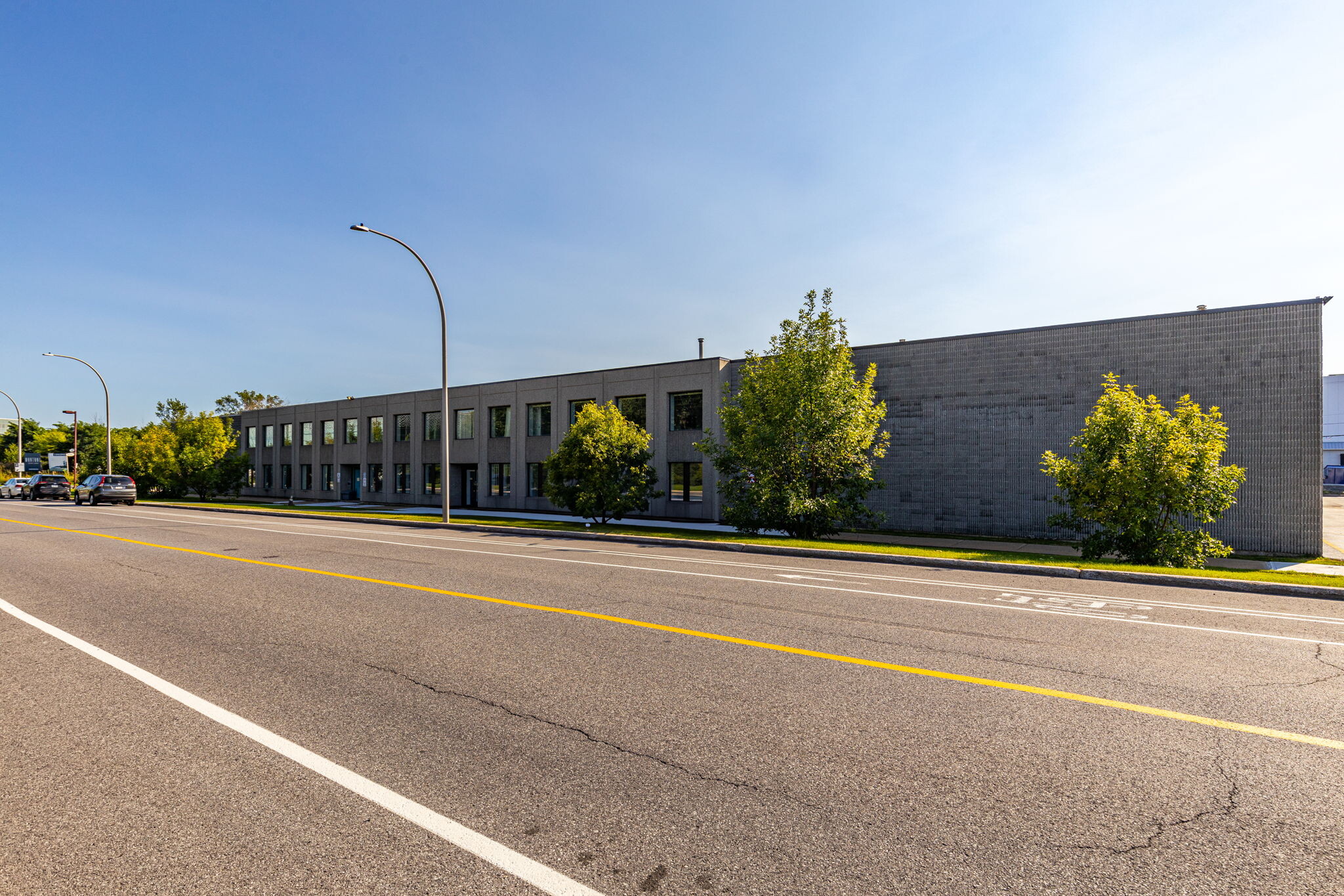 2300 Rue Cohen, Montréal, QC for lease Building Photo- Image 1 of 10