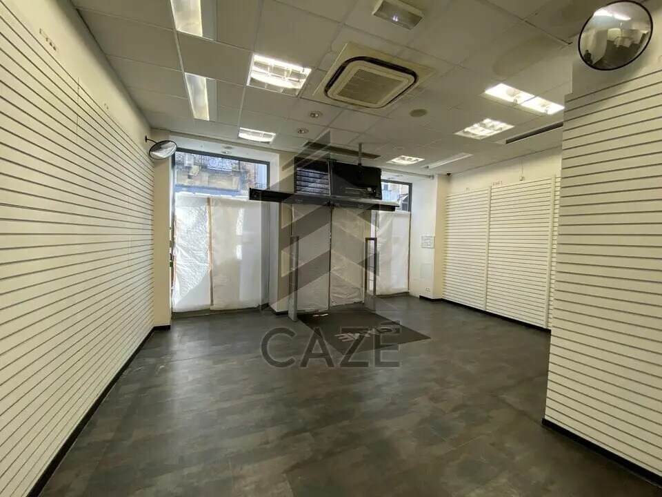  in Bordeaux for sale Building Photo- Image 1 of 1