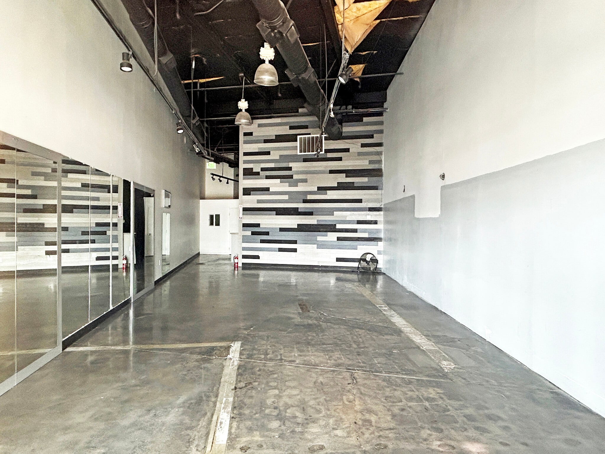 8032 Limonite Ave, Riverside, CA for lease Building Photo- Image 1 of 1