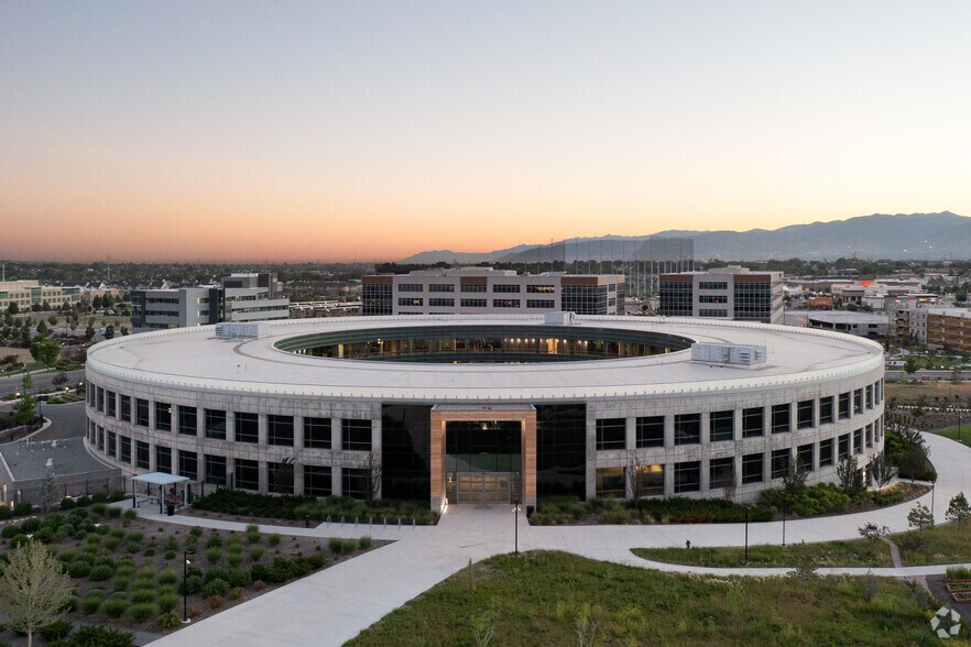 7290 S Grandeur View Way, Midvale, UT 84047 Peace Coliseum