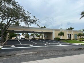 385 14th Ave S, Naples, FL for lease Building Photo- Image 2 of 3