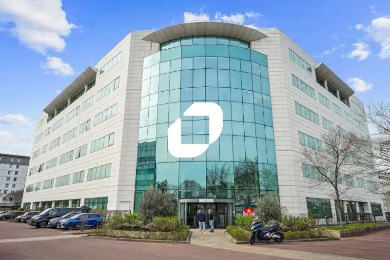 Location Bureaux 379 m² - Photo 1