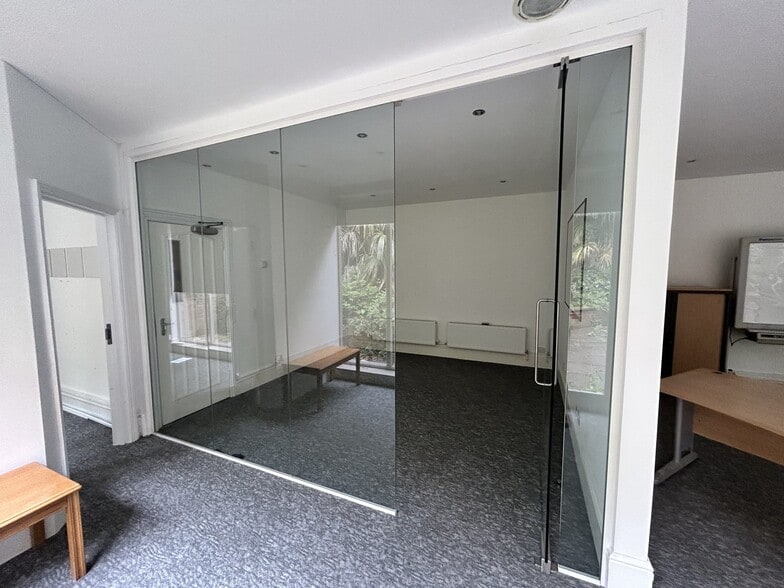 Armitage Rd, Rugeley for lease - Interior Photo - Image 3 of 13