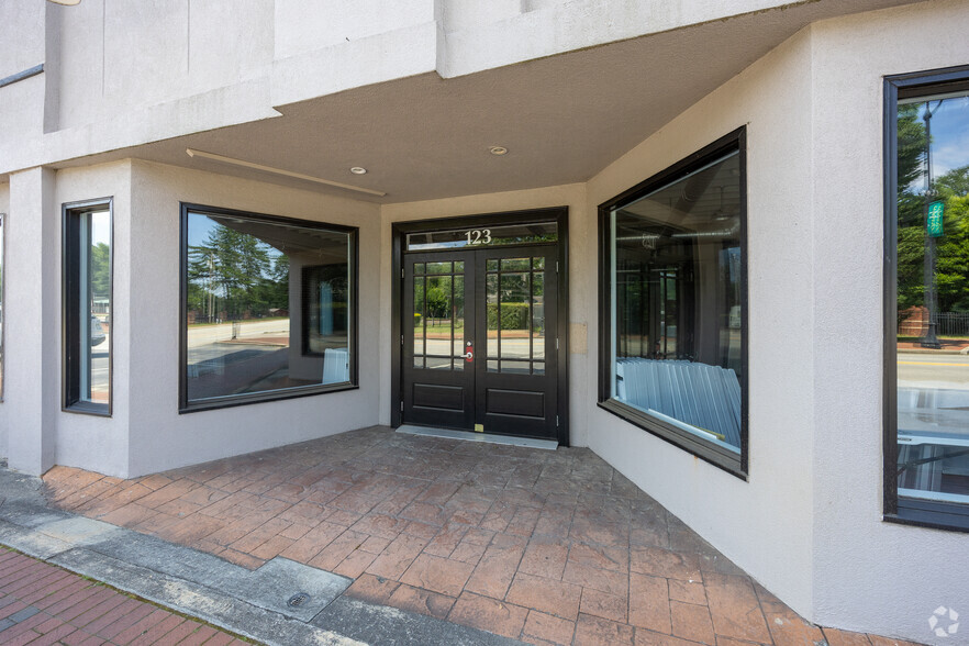 123 W Main St, Buford, GA for lease - Building Photo - Image 3 of 33