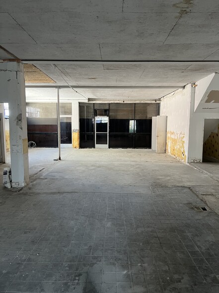 716 E 9th Pl, Los Angeles, CA for lease - Building Photo - Image 3 of 21