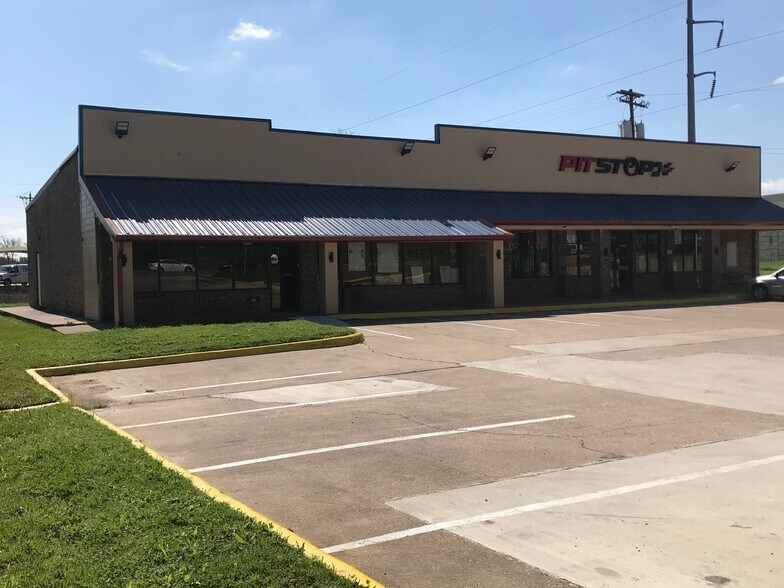 1435-1439 W Villa Maria Rd, Bryan, TX for sale - Building Photo - Image 1 of 1