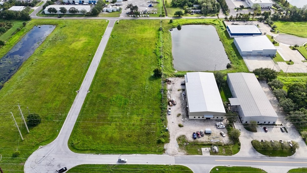 395 Hickman Dr, Sanford, FL for lease - Building Photo - Image 3 of 8