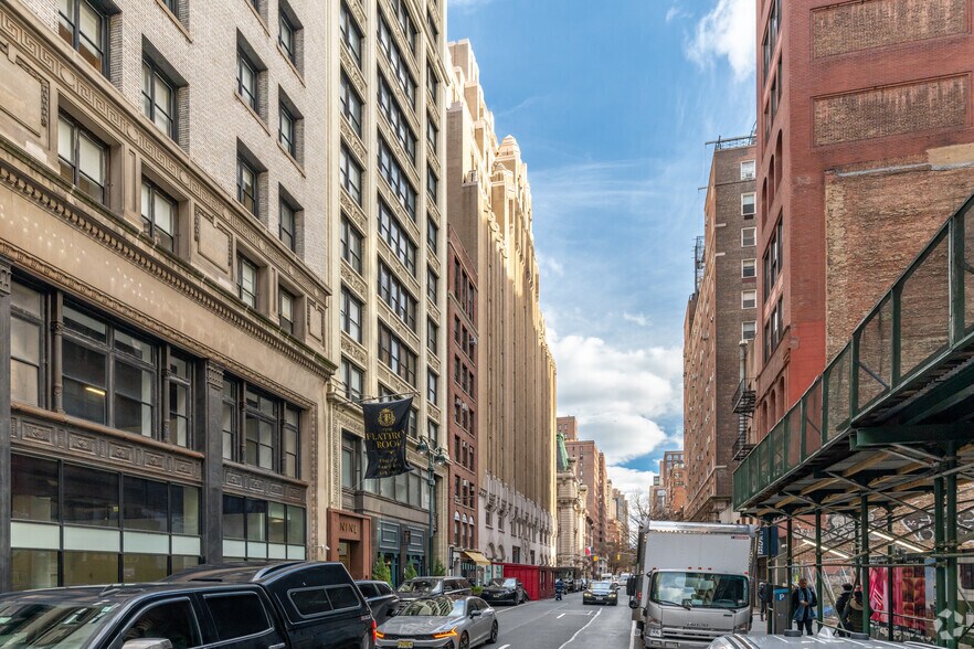 232 Madison Ave, New York, NY for lease - Building Photo - Image 2 of 5