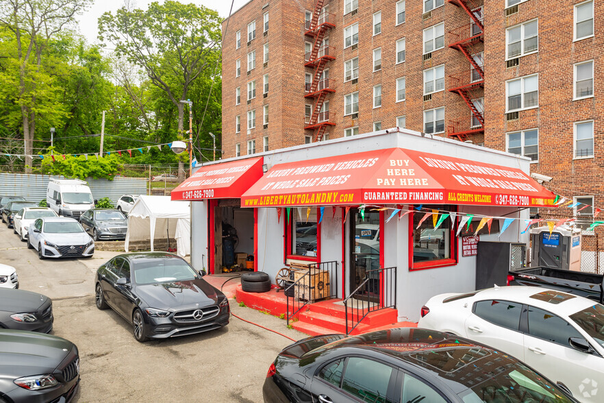 21211 Hillside Ave, Queens Village, NY for lease - Building Photo - Image 3 of 16