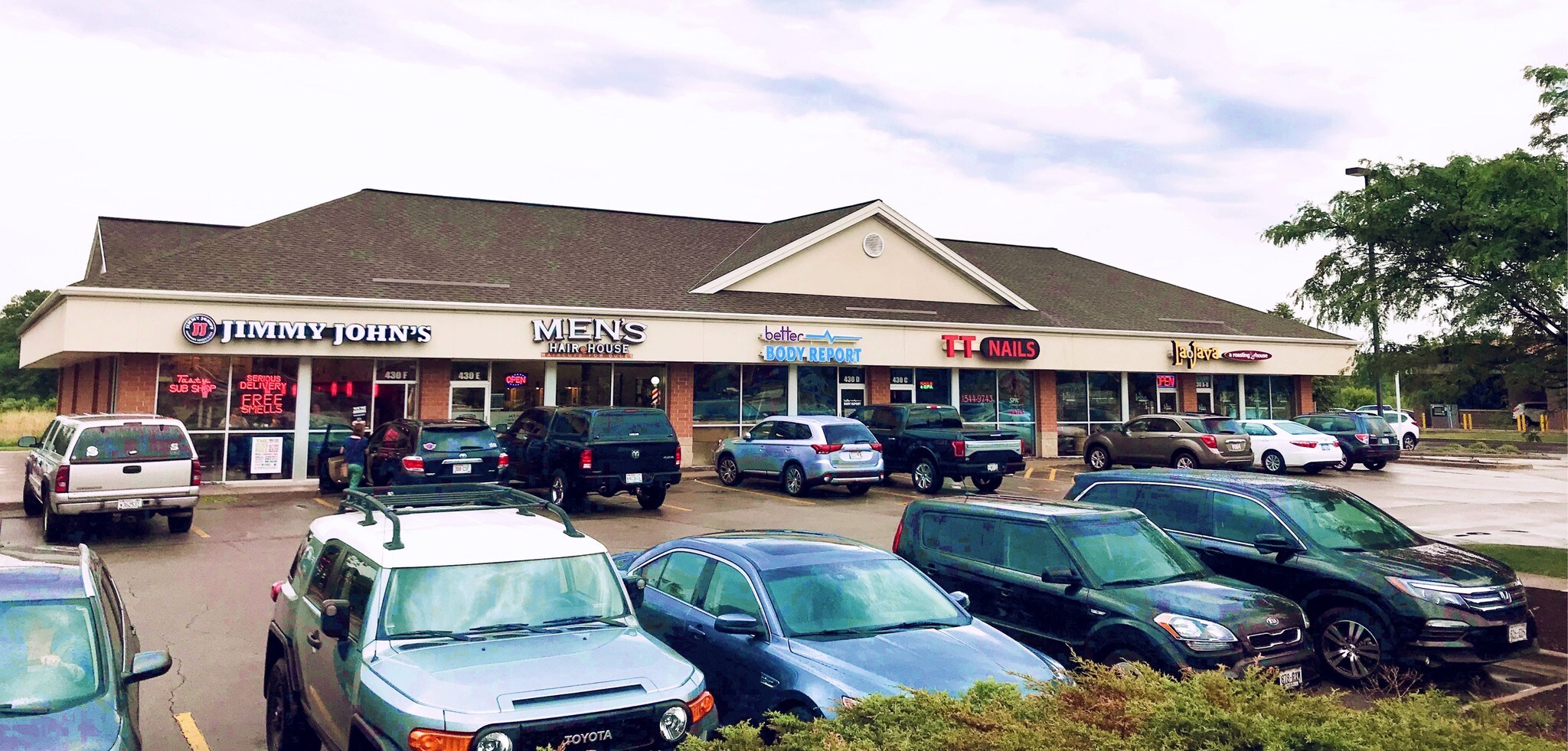 430 Cardinal Ln, Howard, WI for sale Primary Photo- Image 1 of 1