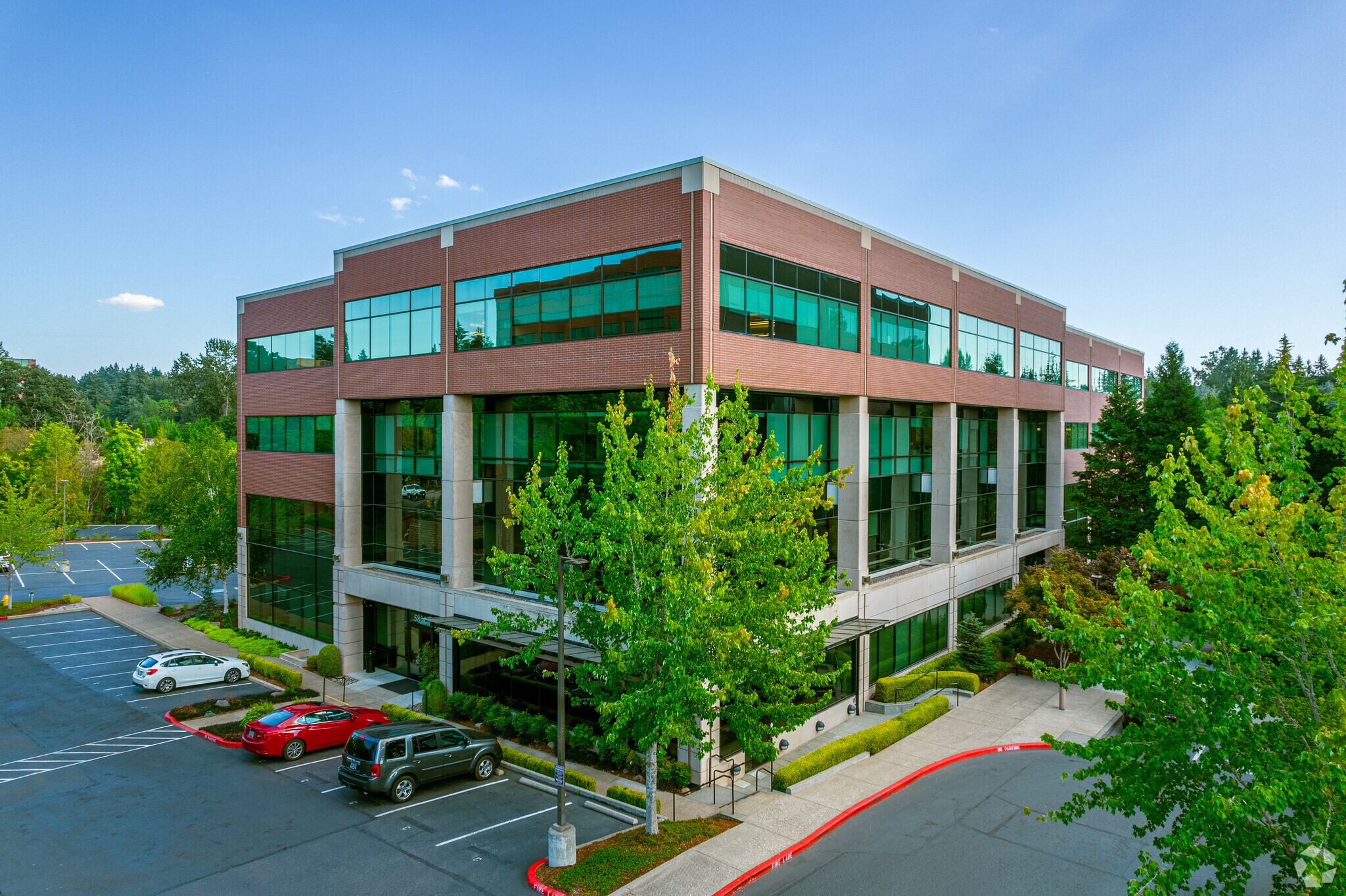 5800 Meadows Rd, Lake Oswego, OR for sale Primary Photo- Image 1 of 1
