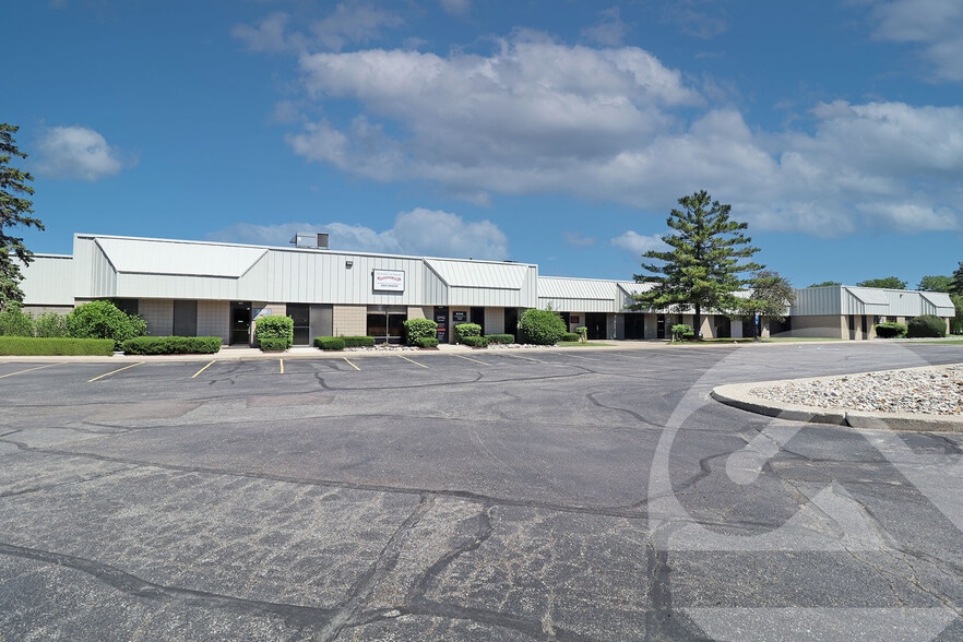 802-864 Phoenix Dr, Ann Arbor, MI for lease - Building Photo - Image 1 of 15