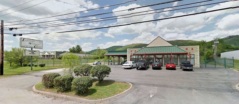 2212 Jacksboro Pike, LaFollette, TN for sale - Primary Photo - Image 1 of 1