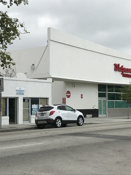 817 SW 8th St, Miami, FL for lease - Building Photo - Image 2 of 9