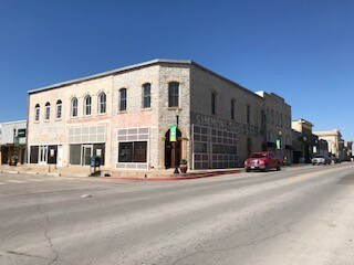 106-110 S Cherokee St, San Saba, TX for lease - Building Photo - Image 1 of 15