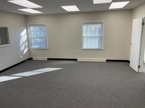 26 Linden Ave, Springfield, NJ for lease Interior Photo- Image 1 of 3