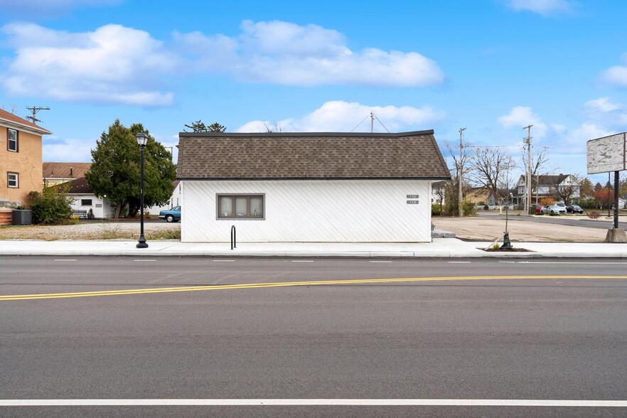 136-138 N Broad St, Fairborn, OH for sale - Building Photo - Image 2 of 39