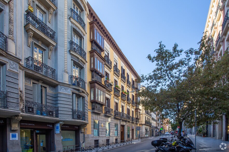 Multifamily in Madrid, Madrid for sale - Building Photo - Image 2 of 2