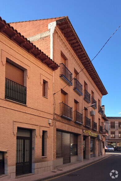 Calle Seis de Octubre, 3, Fuensalida, Toledo for lease - Building Photo - Image 2 of 2