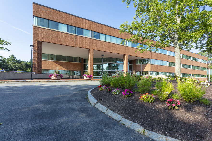 5 Burlington Woods Dr, Burlington, MA for lease - Building Photo - Image 3 of 28