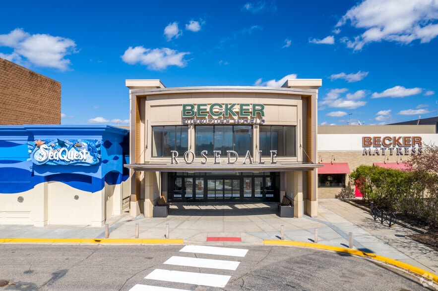 10 Rosedale Ctr, Roseville, MN for lease - Building Photo - Image 2 of 7