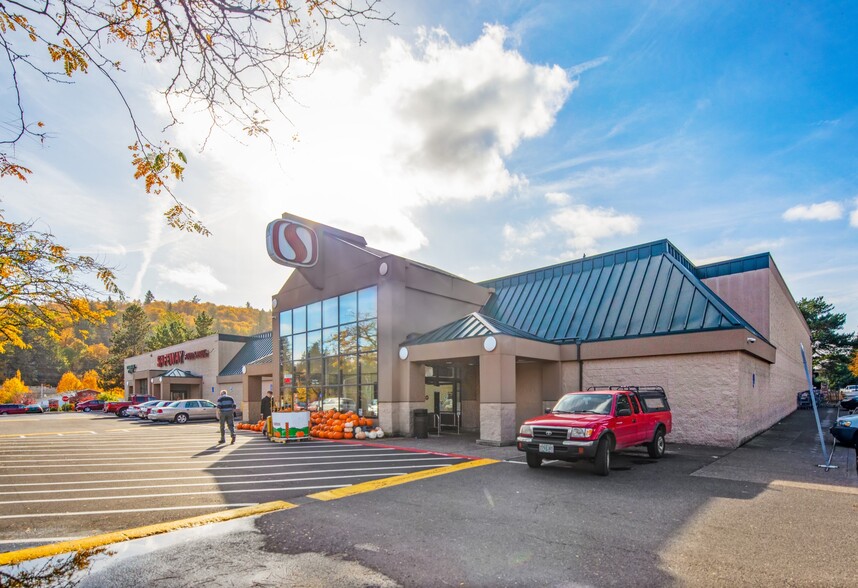 881-1001 SW Highland Dr, Gresham, OR for lease - Building Photo - Image 1 of 8