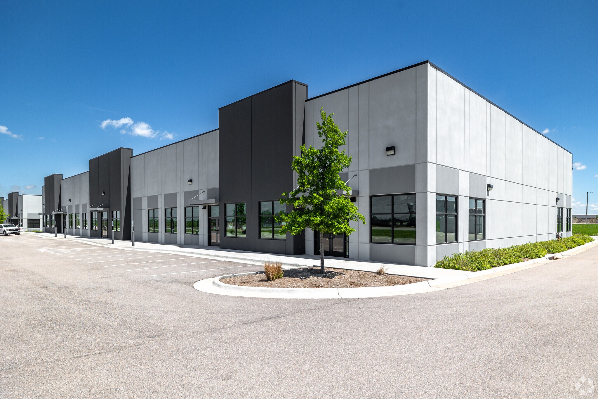 5165-5220 N Webb Rd, Bel Aire, KS for sale Primary Photo- Image 1 of 1