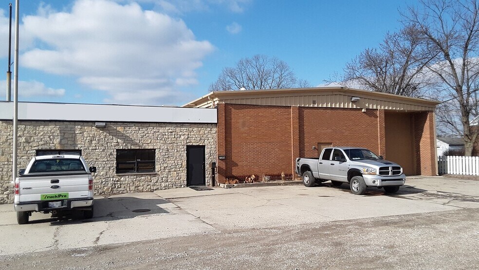 2295 Lockbourne Rd, Columbus, OH 43207