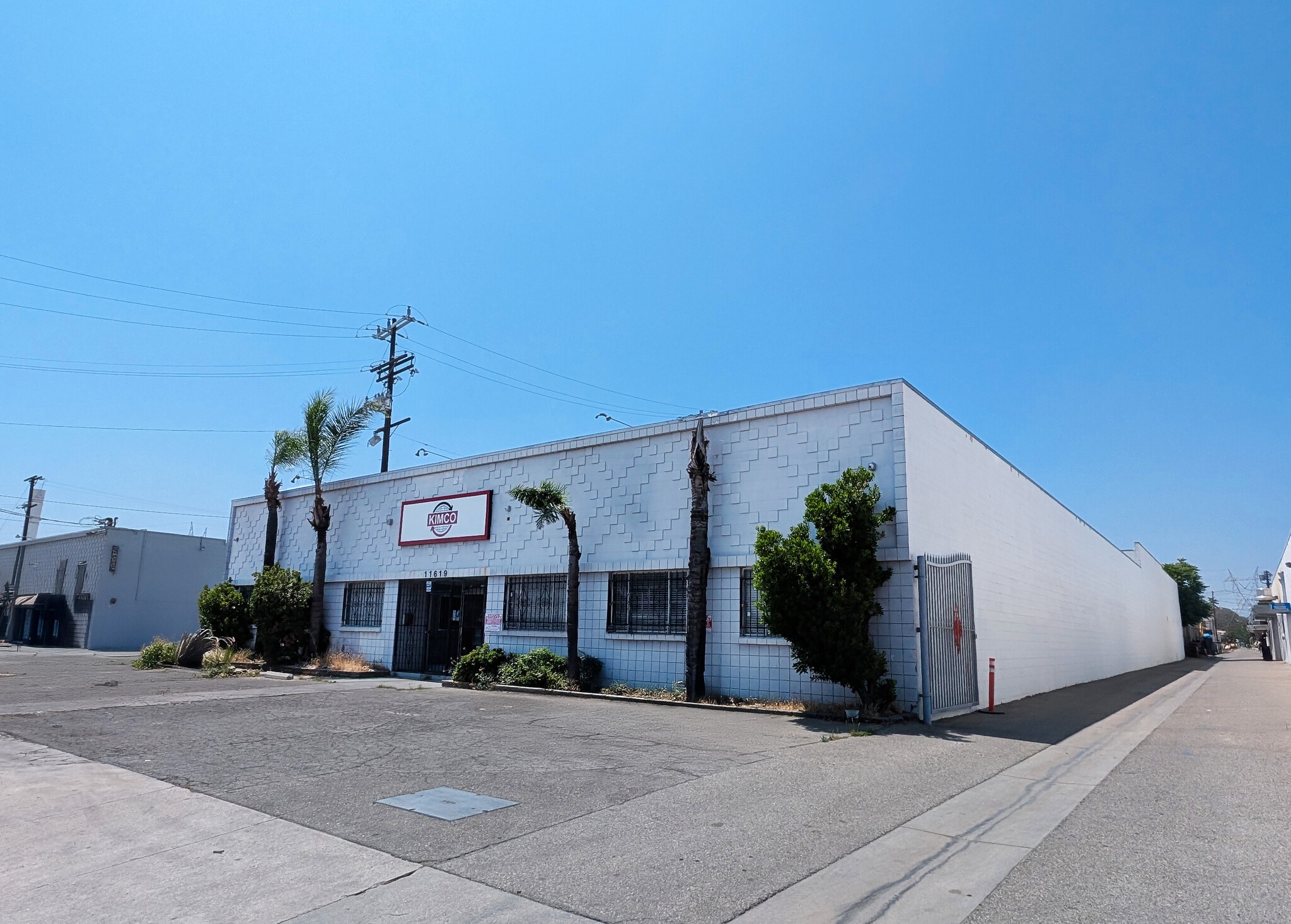 11619 Pendleton St, Sun Valley, CA for lease Building Photo- Image 1 of 6
