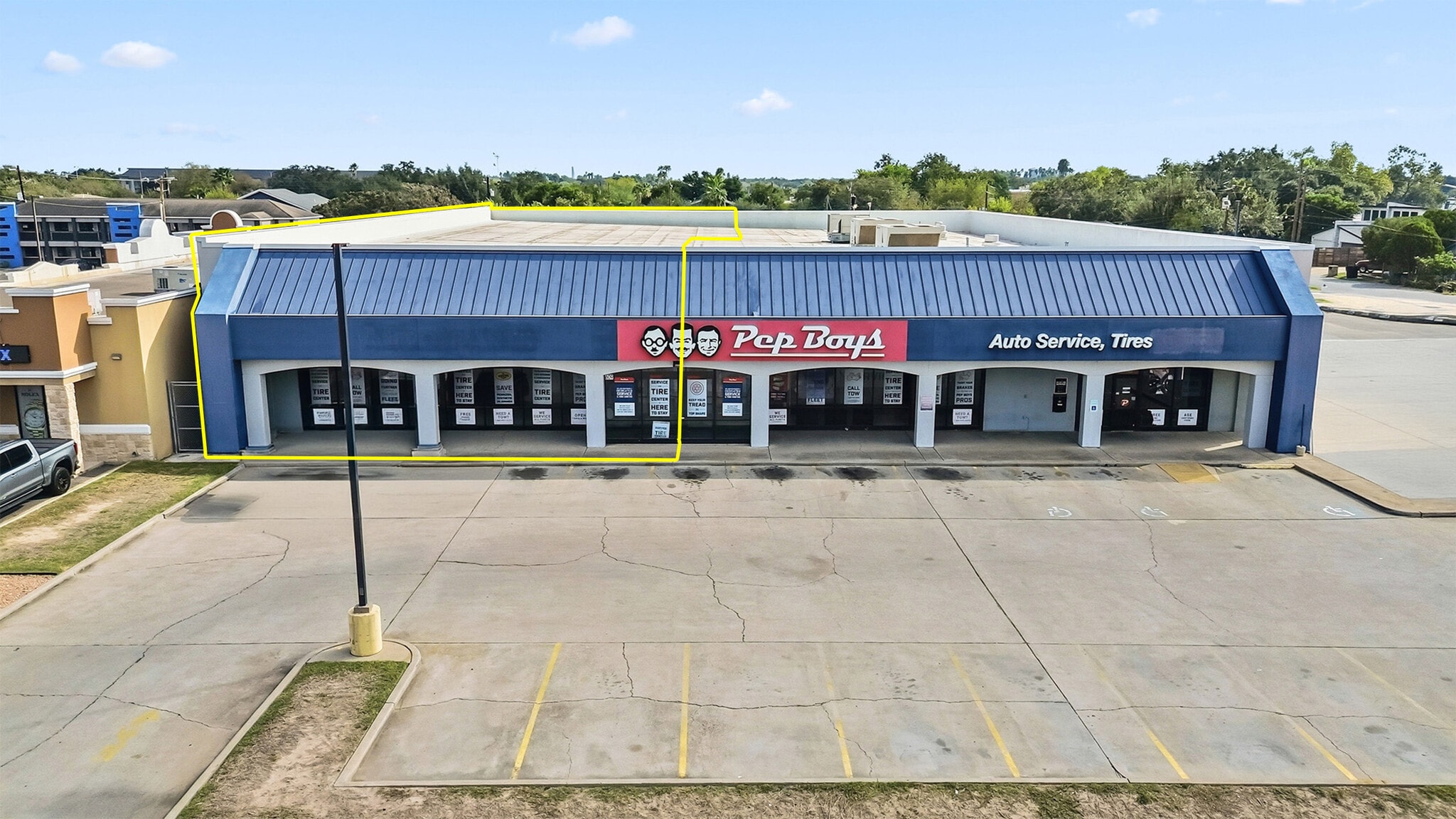 609 S 10th St, McAllen, TX for lease Primary Photo- Image 1 of 2