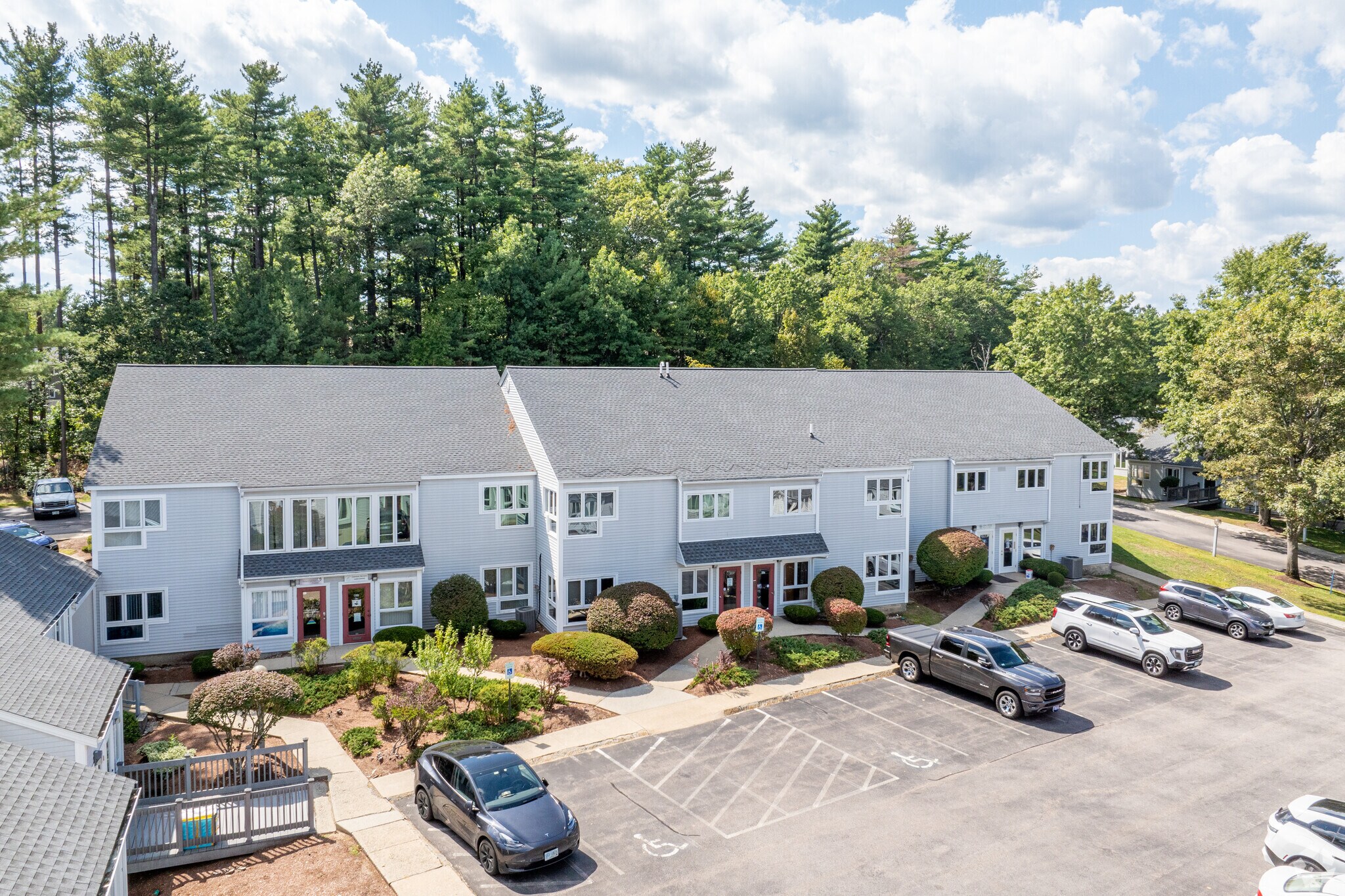 74 Northeastern Blvd, Nashua, NH for sale Primary Photo- Image 1 of 1