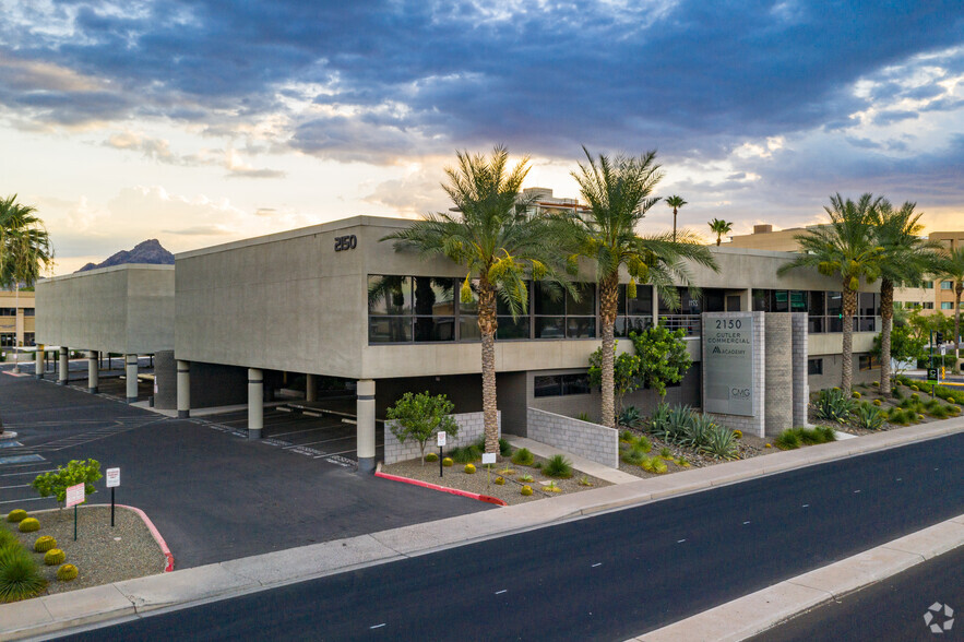 2150 E Highland Ave, Phoenix, AZ for lease - Primary Photo - Image 1 of 10