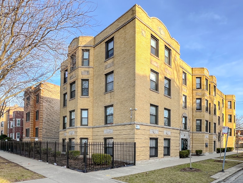 Two Buildings, 26-Units, 10.08% CAP portfolio of 2 properties for sale on LoopNet.com - Building Photo - Image 2 of 13