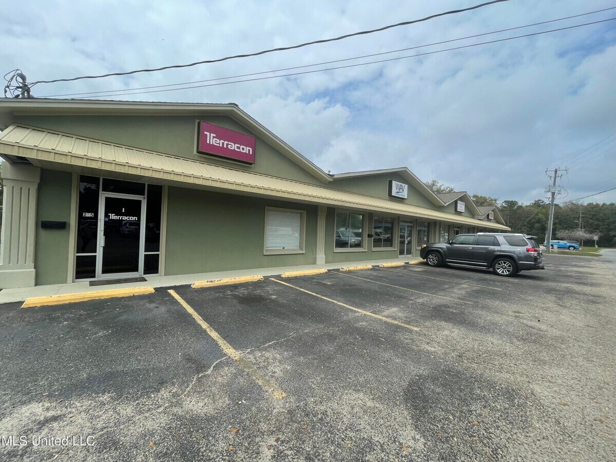 289 Gulfwater Dr, Biloxi, MS 39531