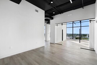 800 N Federal Hwy, Hallandale Beach, FL for lease Interior Photo- Image 2 of 7