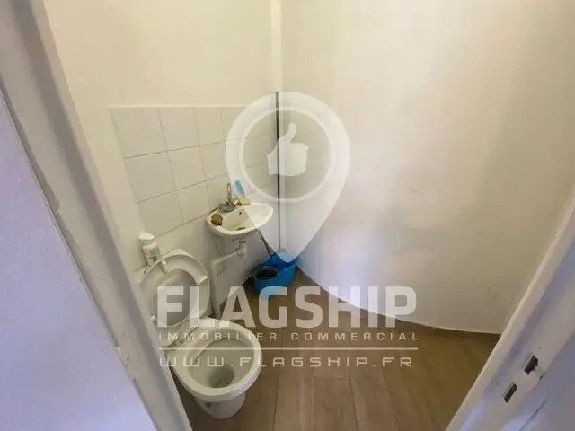 Retail in Paris for lease - Interior Photo - Image 3 of 8