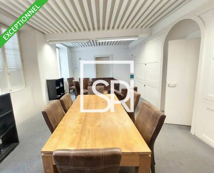 Office in Riom for lease - Building Photo - Image 1 of 12