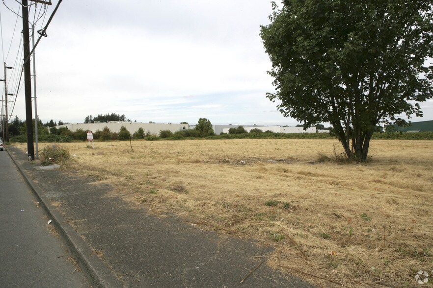 NE Halsey St, Portland, OR for sale - Primary Photo - Image 1 of 1