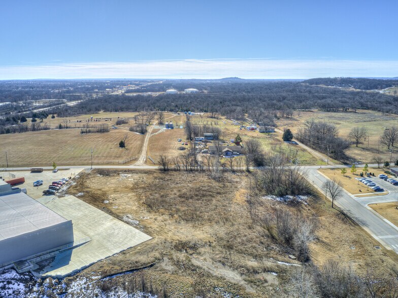 West 126th Street, Glenpool, OK for sale - Primary Photo - Image 2 of 7