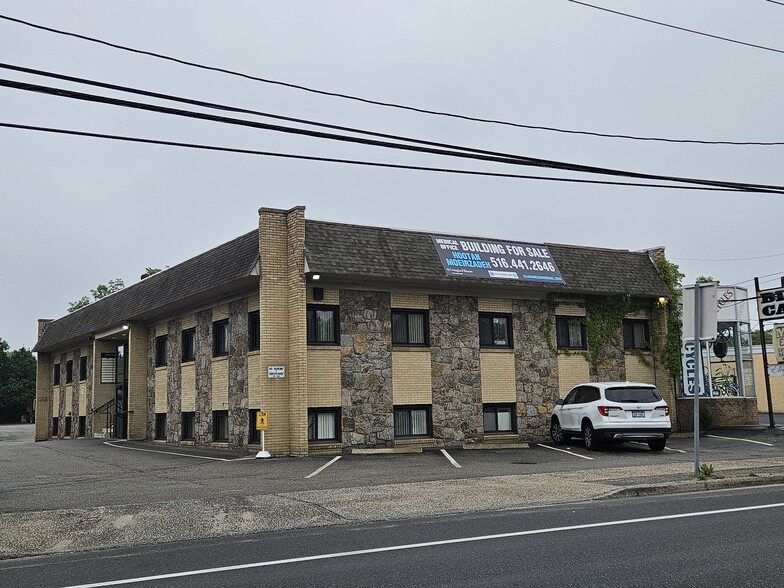 164 Commack Rd, Commack, NY for sale - Building Photo - Image 1 of 33