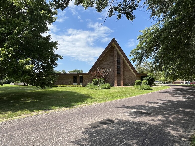 1717 Highwood Ave, Pekin, IL for sale - Building Photo - Image 3 of 14